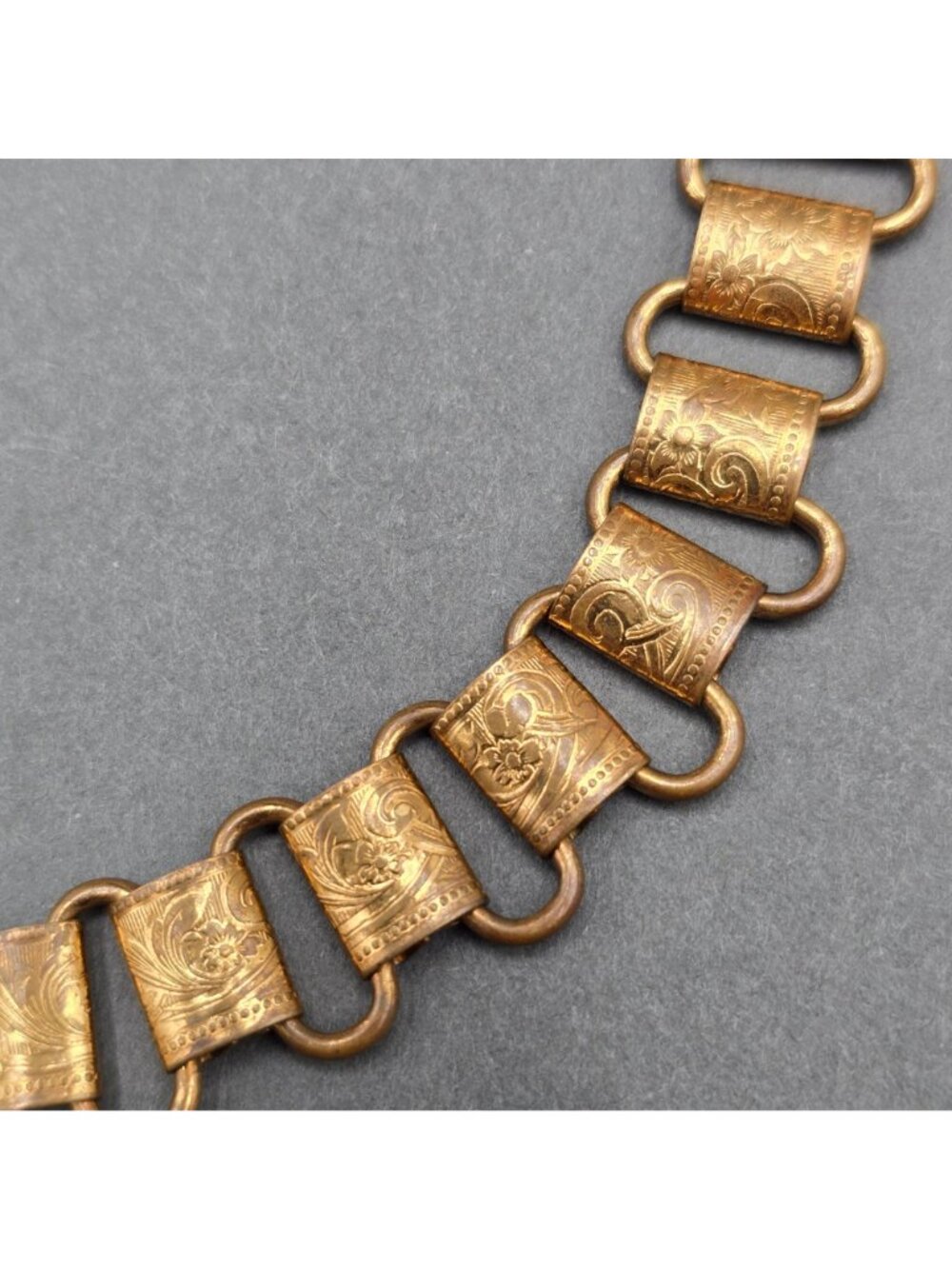 Antique Victorian Book Chain Necklace 24" Gold Tone 15.6mm Embossed Floral Panel - Picture 4 of 16